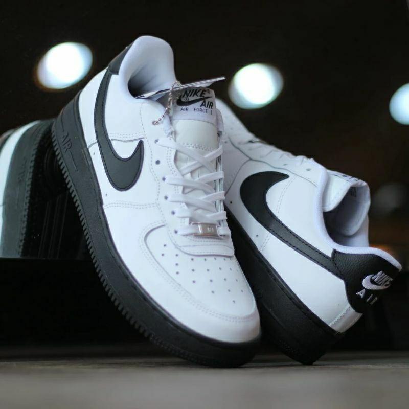 Nike air force high tops black and on sale white