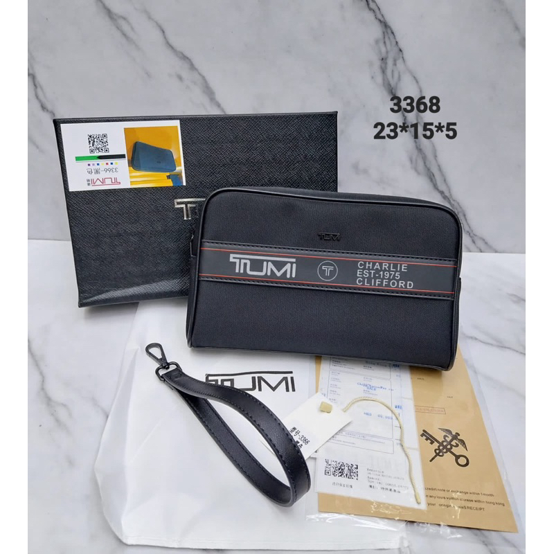 Tumi vivocity store