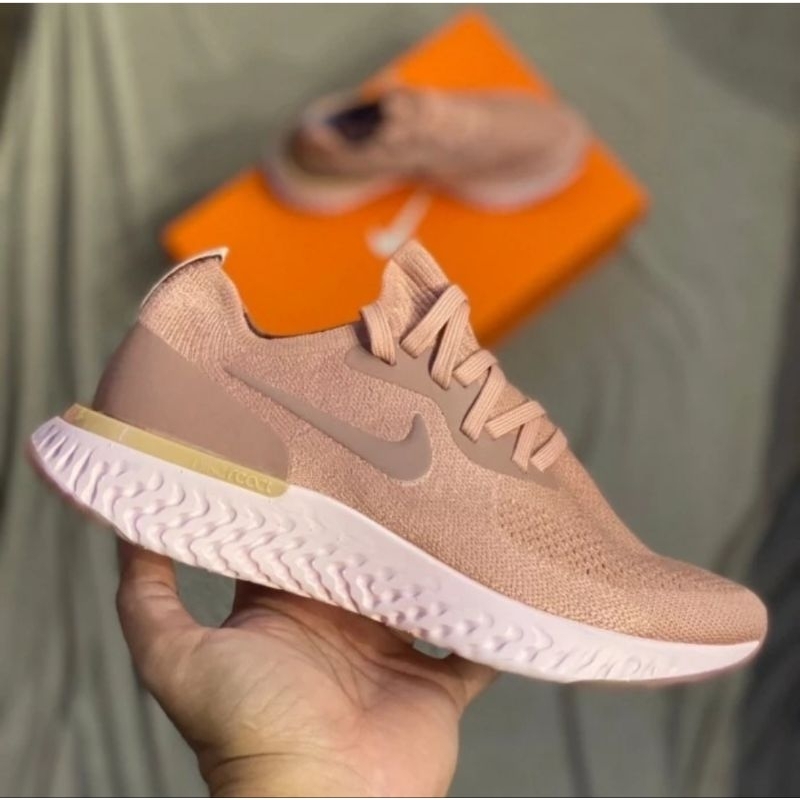 Nike epic react 2024 flyknit rose gold