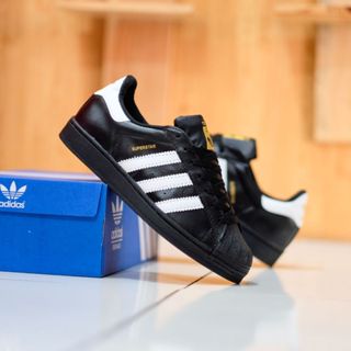 Adidas originals hot sale superstar black