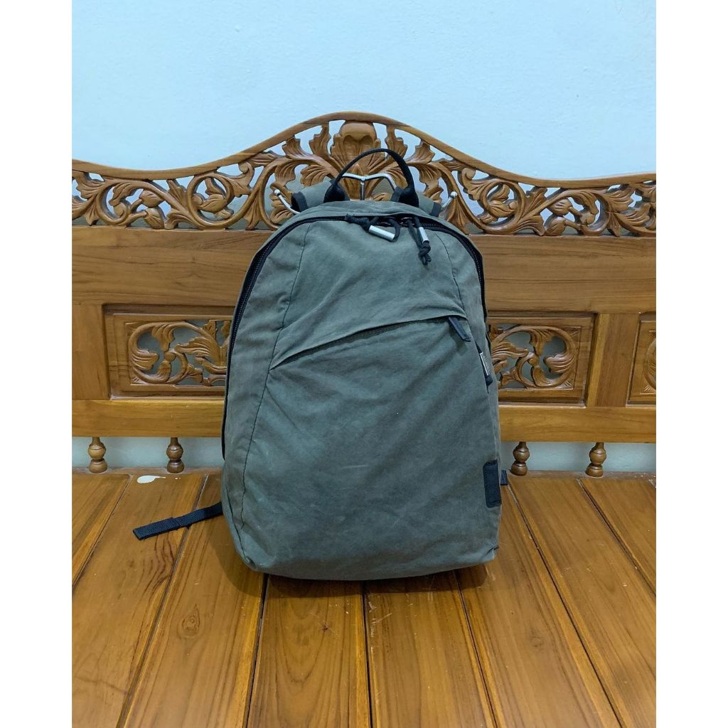 Crumpler idealist outlet backpack