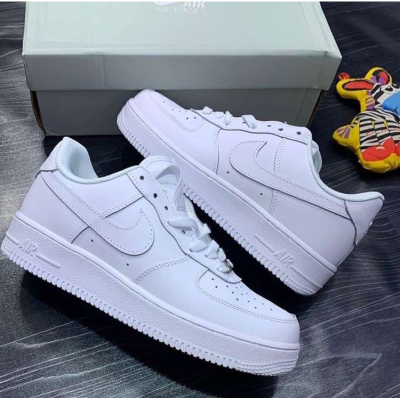 Air force 1 hot sale half black and white