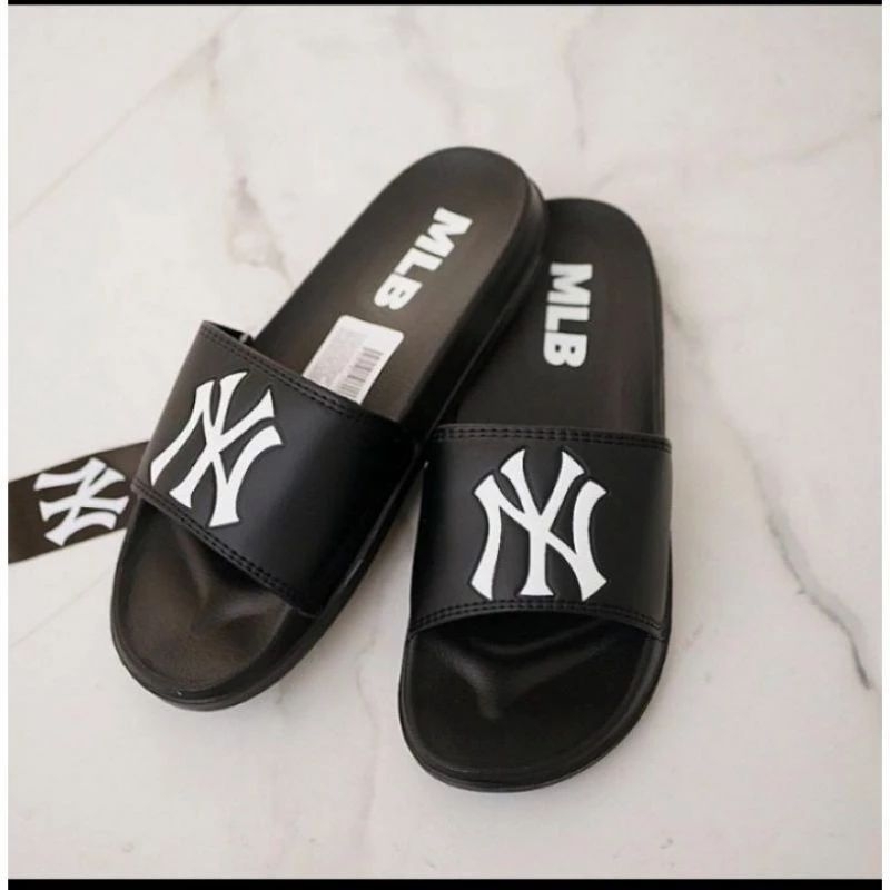 Girl on sale slide sandals