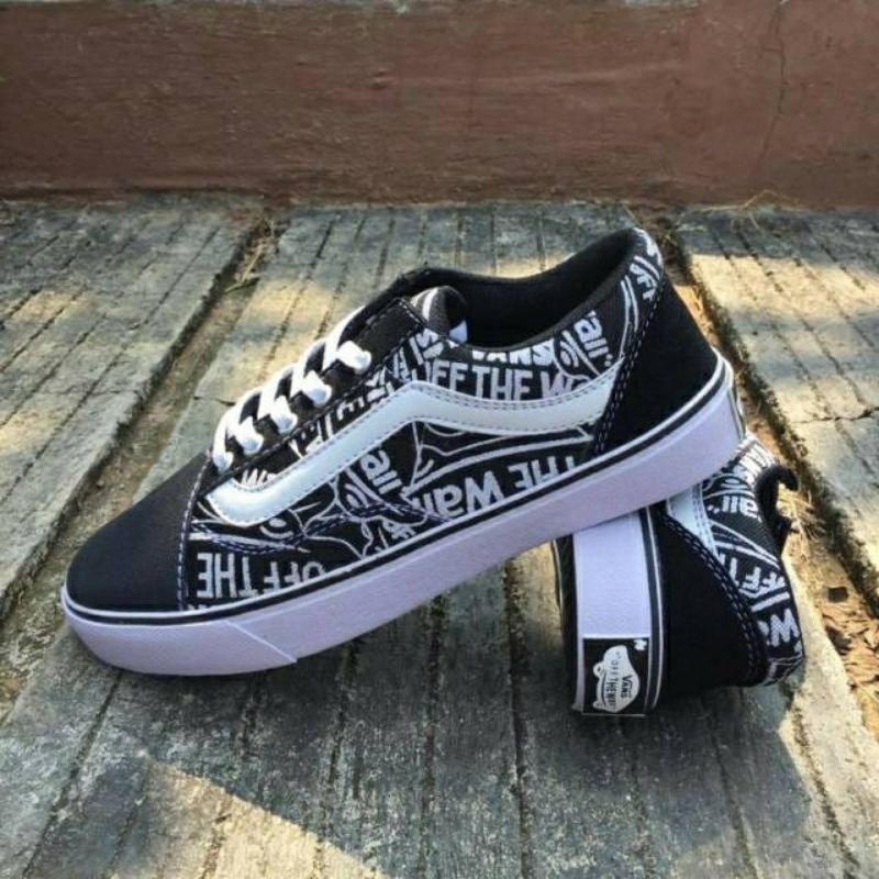 White and black on sale vans