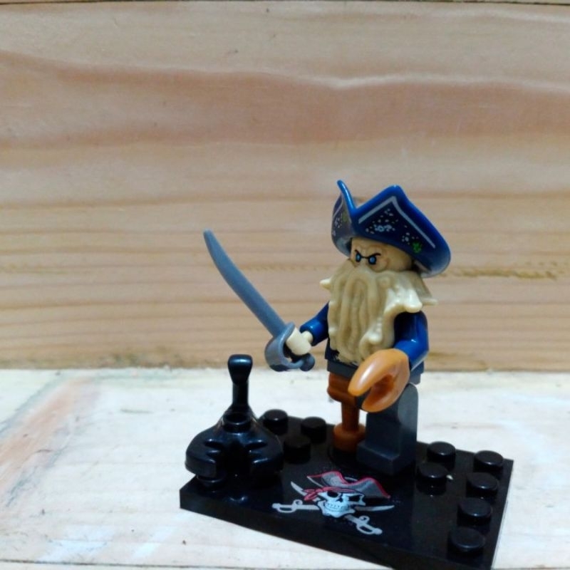 Lego pirates of the Caribbean lego davy jones Pirate figure captain ...