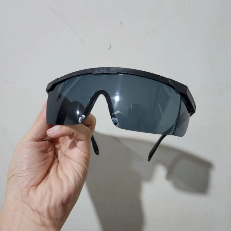 Kacamata Pelindung Serbaguna Plastik Lentur Nyaman