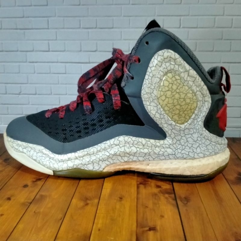 D rose basketball on sale shoes