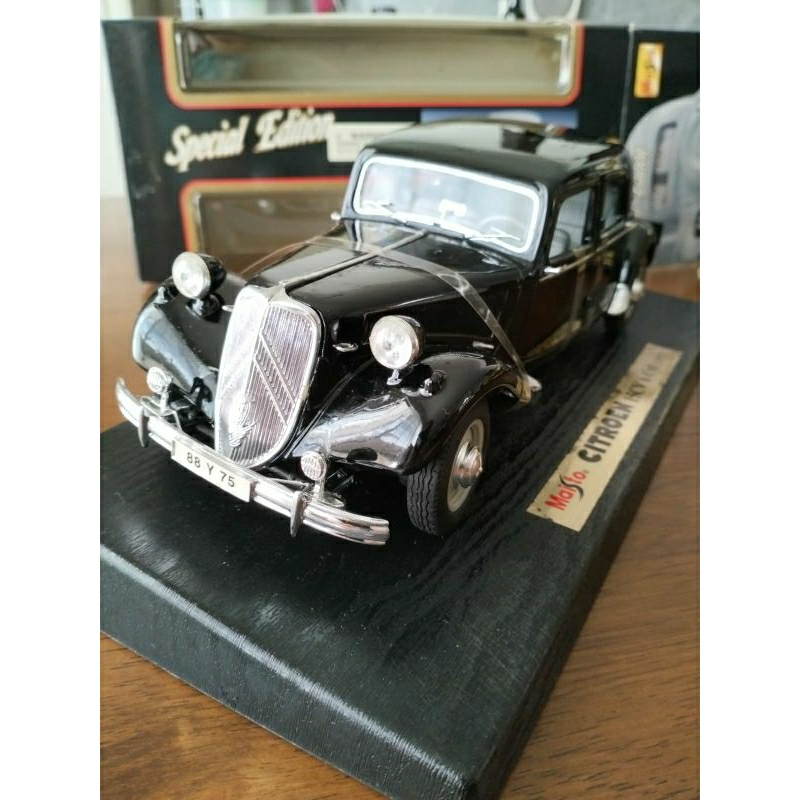 Maisto Special Edition - Schaal 1/18 - Citroën 15CV 1952