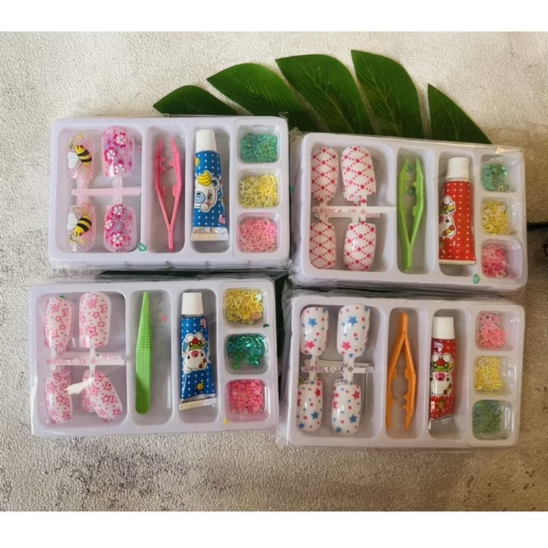 Kuku Palsu Plus Glitter Anak Mainan Nail Art Anak