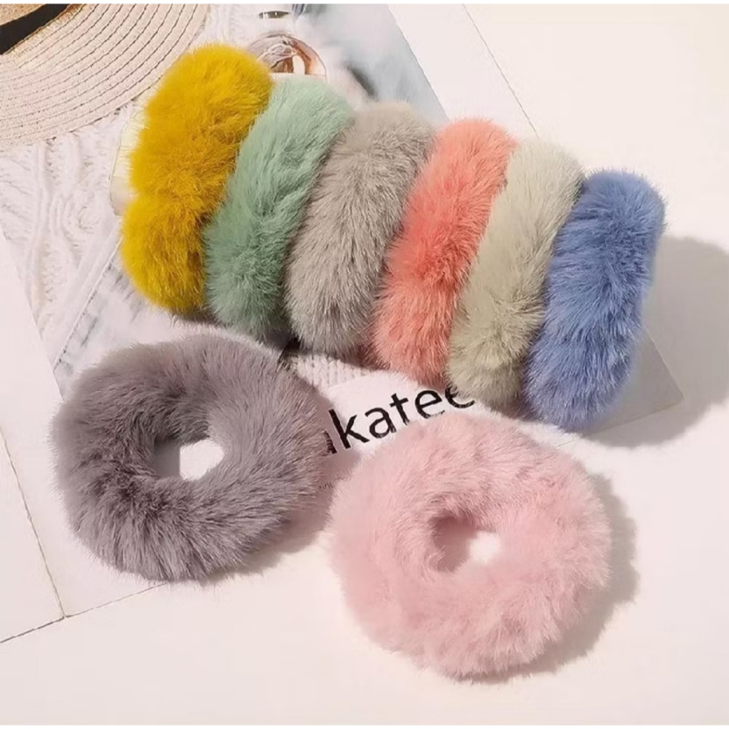 1PCS Ikat Rambut Wanita Cepol Bulu Halus Korea Elastis Aksesoris Fashion Scrunchie Hair Karet Berbulu Lucu A126 - Gambar 2