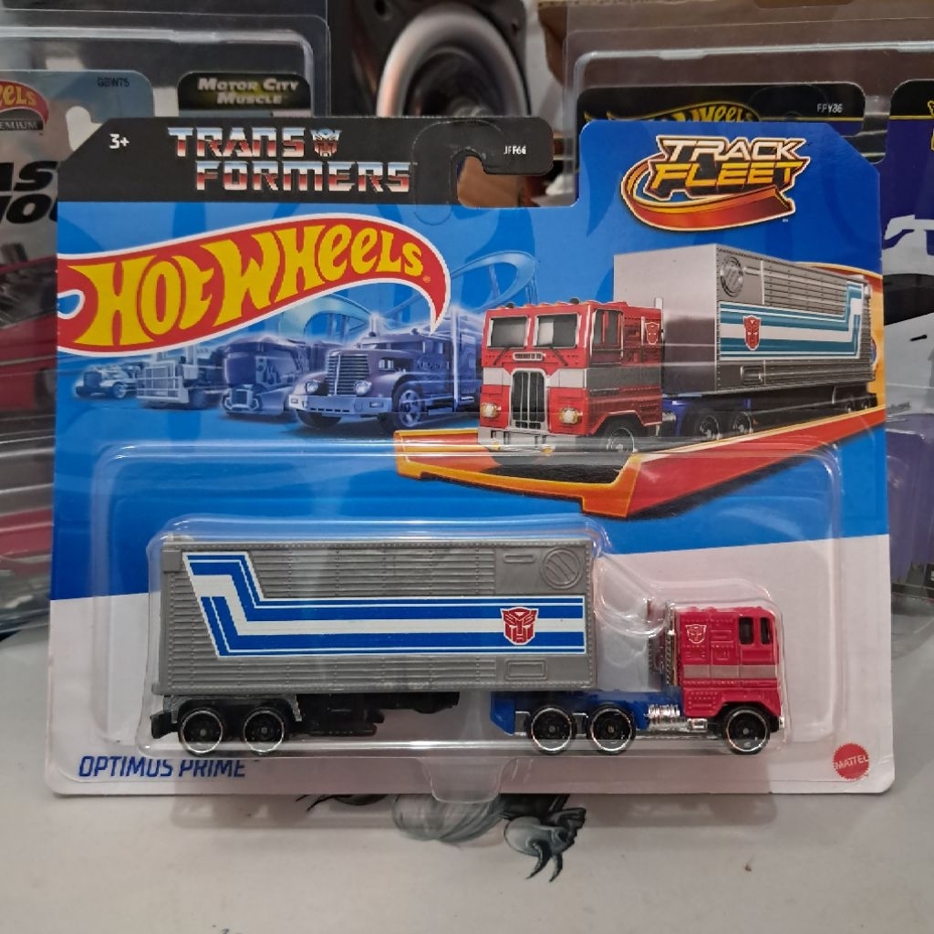 Hotwheels track fleet transformers optimus prime - Hot wheels ...