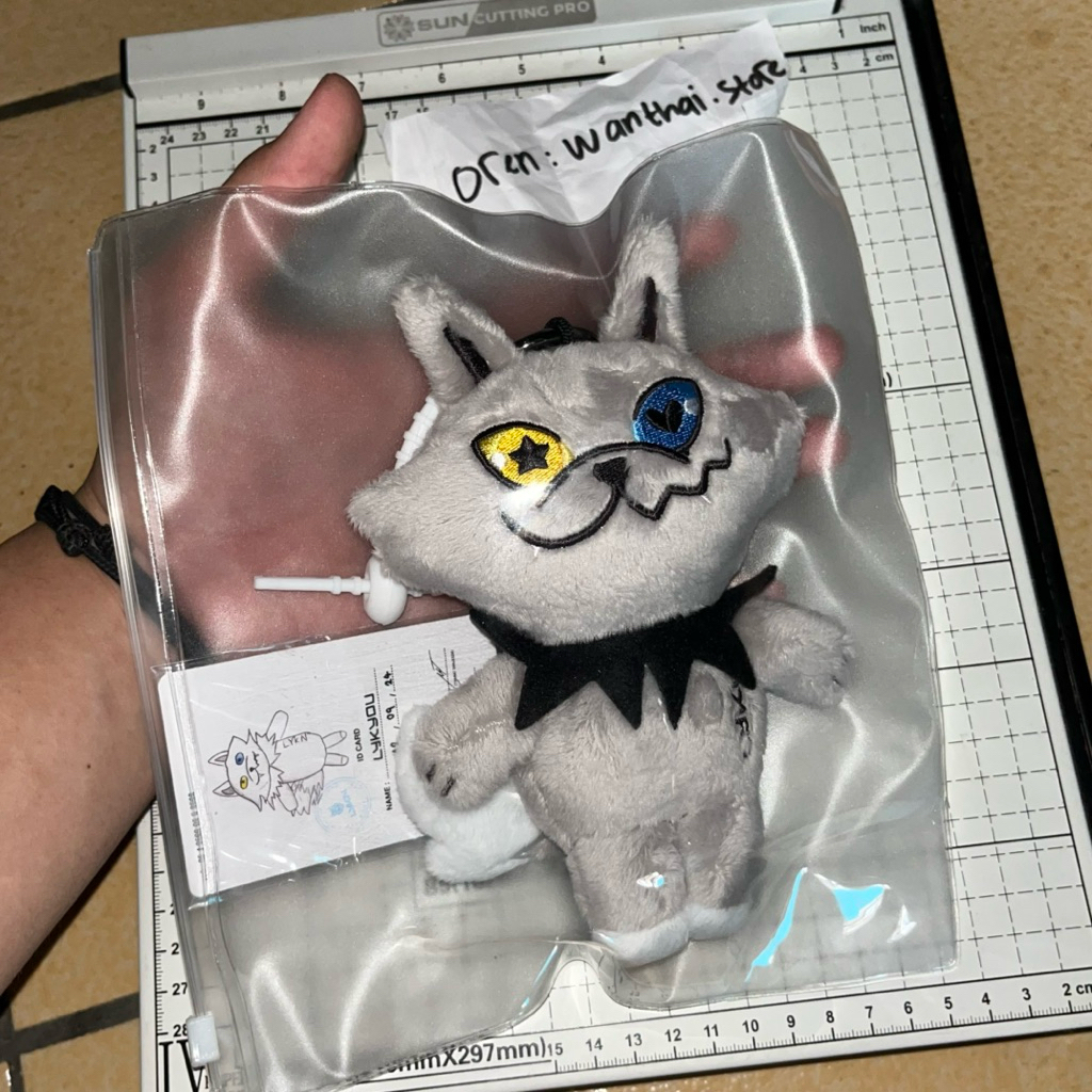 LYKYOU DOLL | DOLL KEYCHAIN LYKN | DOLL KEYCHAIN LIMITED EDITION
