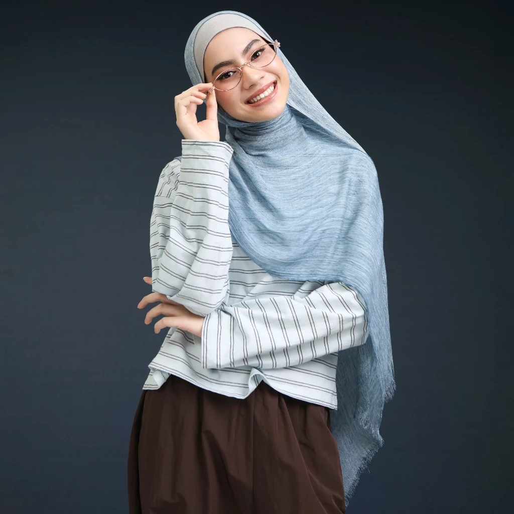Lozy Hijab - Viscose Crinkle Shawl (Hijab Pashmina Modal Textured Bahan Crinkle Viscose) - Gambar 2