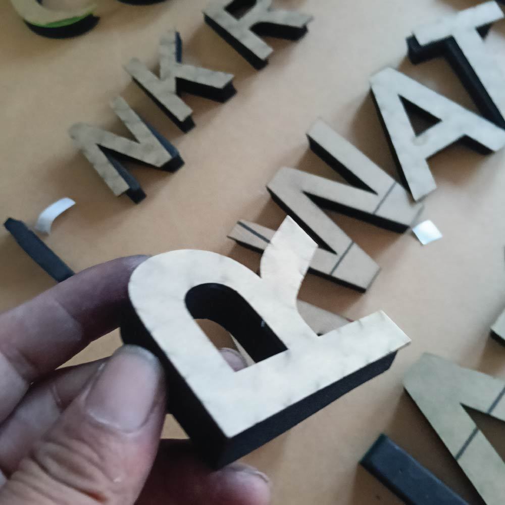 Huruf dan Nomor Timbul Akrilik 2mm Lapis Spon Eva 10mm, Letter Akrilik Custom, Laser Cutting - Gambar 3