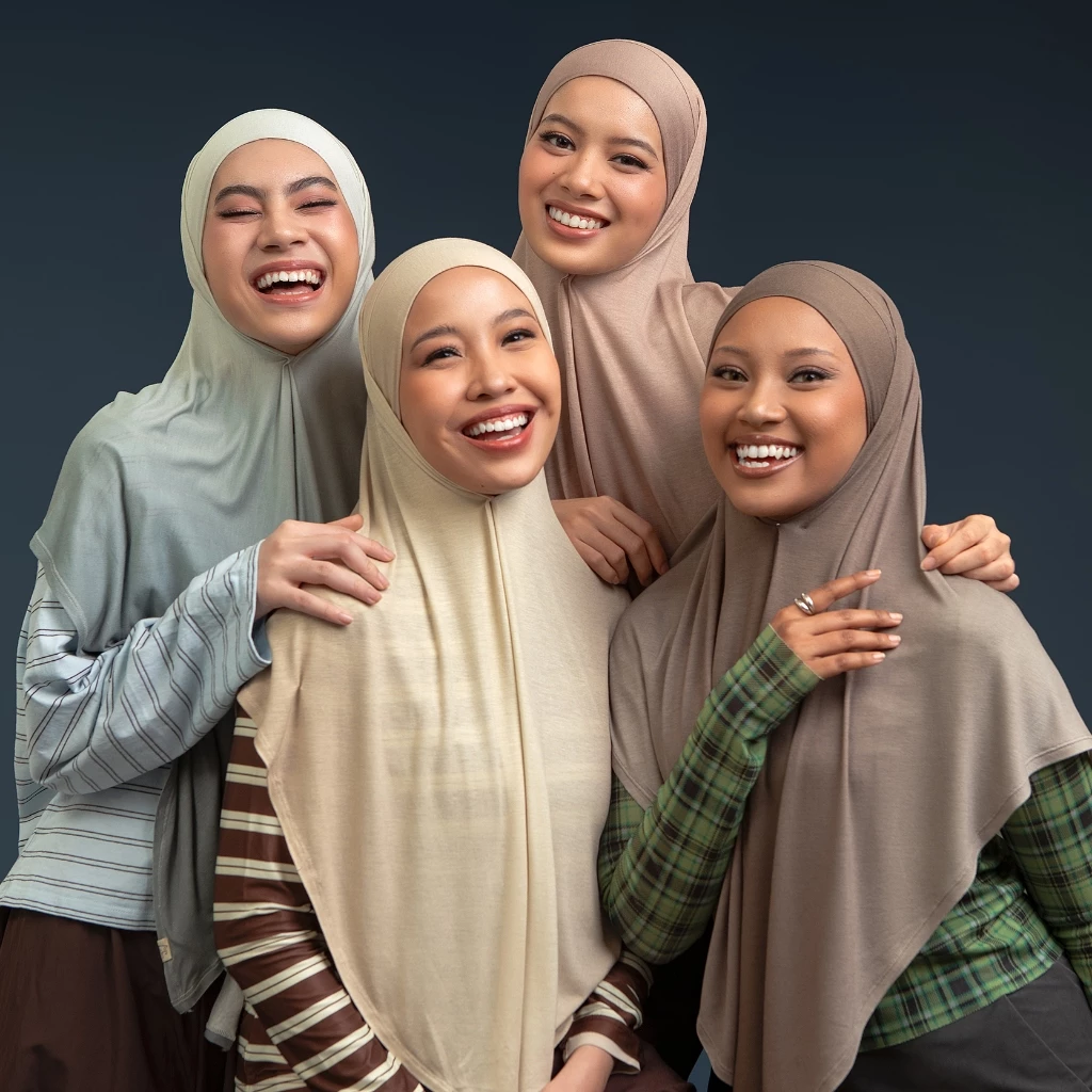 Lozy Hijab - Lesti Bandana Gradasi Lozy x Lesti Kejora (Khiban Gradient Pashmina Instan Kaos Bahan Viscose Rayon Gradasi)