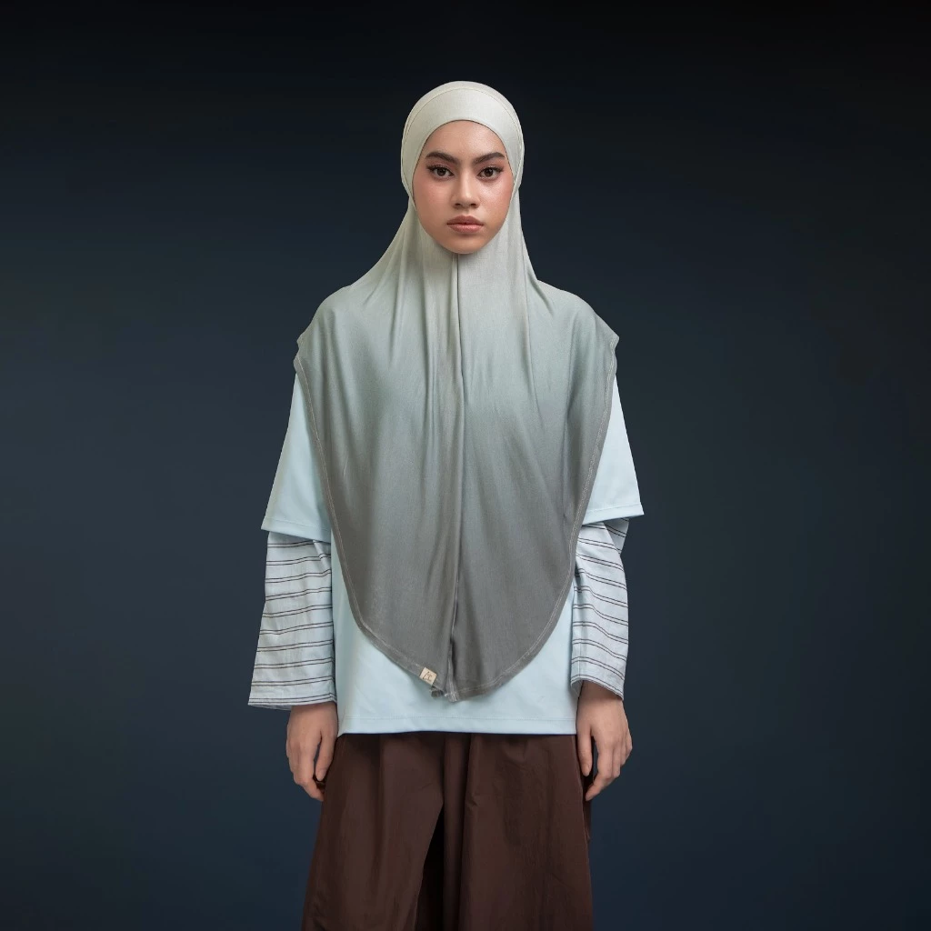 Lozy Hijab - Lesti Bandana Gradasi Lozy x Lesti Kejora (Khiban Gradient Pashmina Instan Kaos Bahan Viscose Rayon Gradasi) - Gambar 4