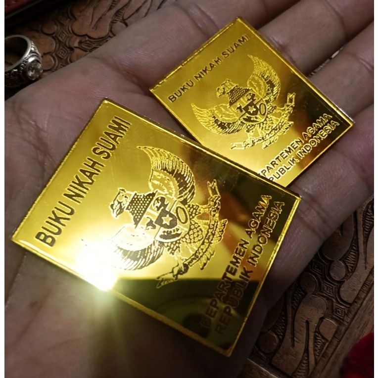 Sepasang Replika Buku Nikah Akrilik Mirror Gold Hiasan Dekorasi Mahar - Gambar 3