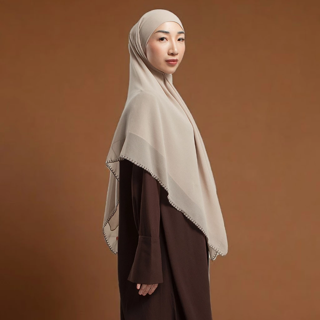 Lozy Hijab - Bordee Khimar Bandana (Scallop Embroidery Khimar Bandana Bahan Ceruty Babydoll) - Gambar 2