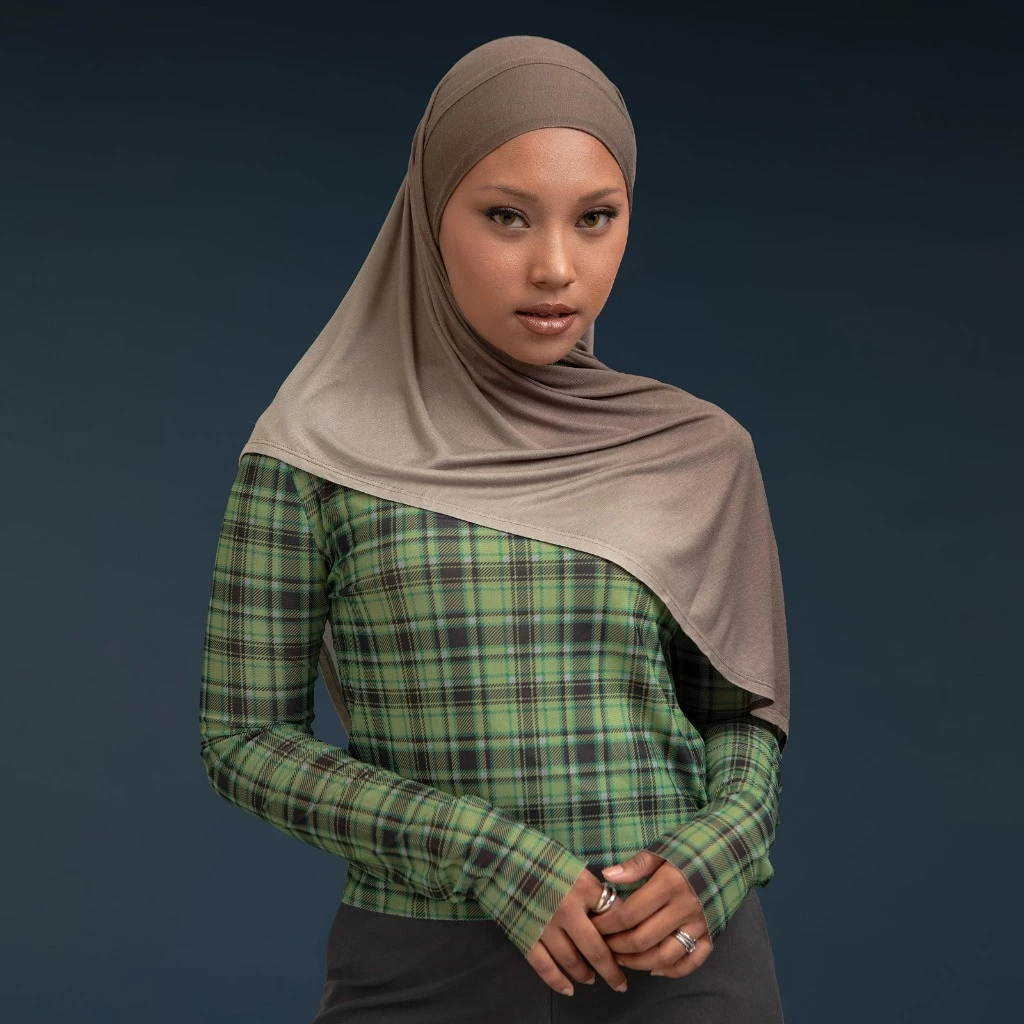 Lozy Hijab - Lesti Bandana Gradasi Lozy x Lesti Kejora (Khiban Gradient Pashmina Instan Kaos Bahan Viscose Rayon Gradasi) - Gambar 2