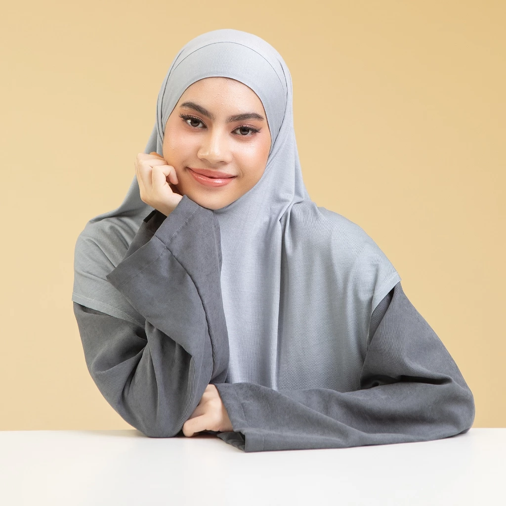 Lozy Hijab - Lesti Bandana Gradasi Lozy x Lesti Kejora (Khiban Gradient Pashmina Instan Kaos Bahan Viscose Rayon Gradasi) - Gambar 3