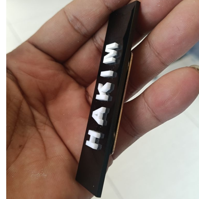 Nametag timbul hitam putih magnet - Gambar 2