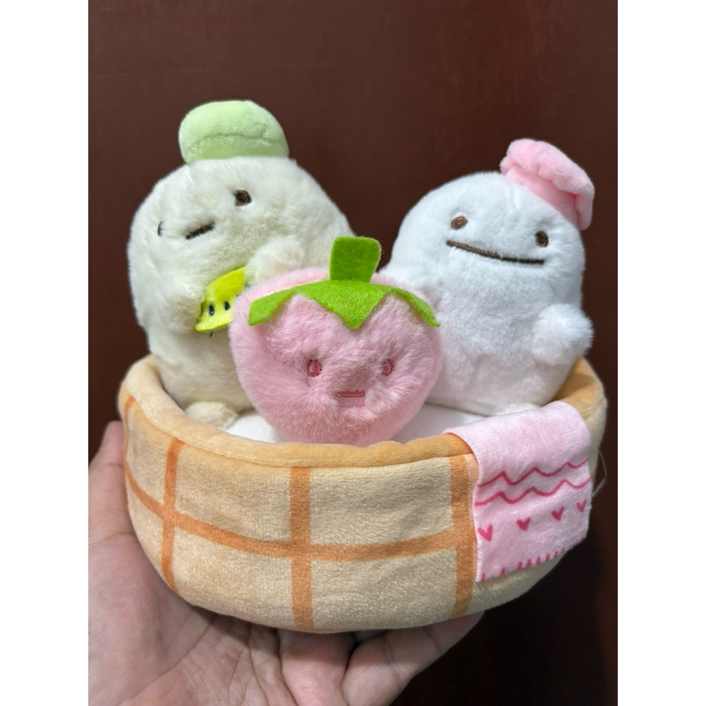 Boneka Sumiko Gurashi Replika Buah Stroberi Dalam Keranjang - Gambar 4