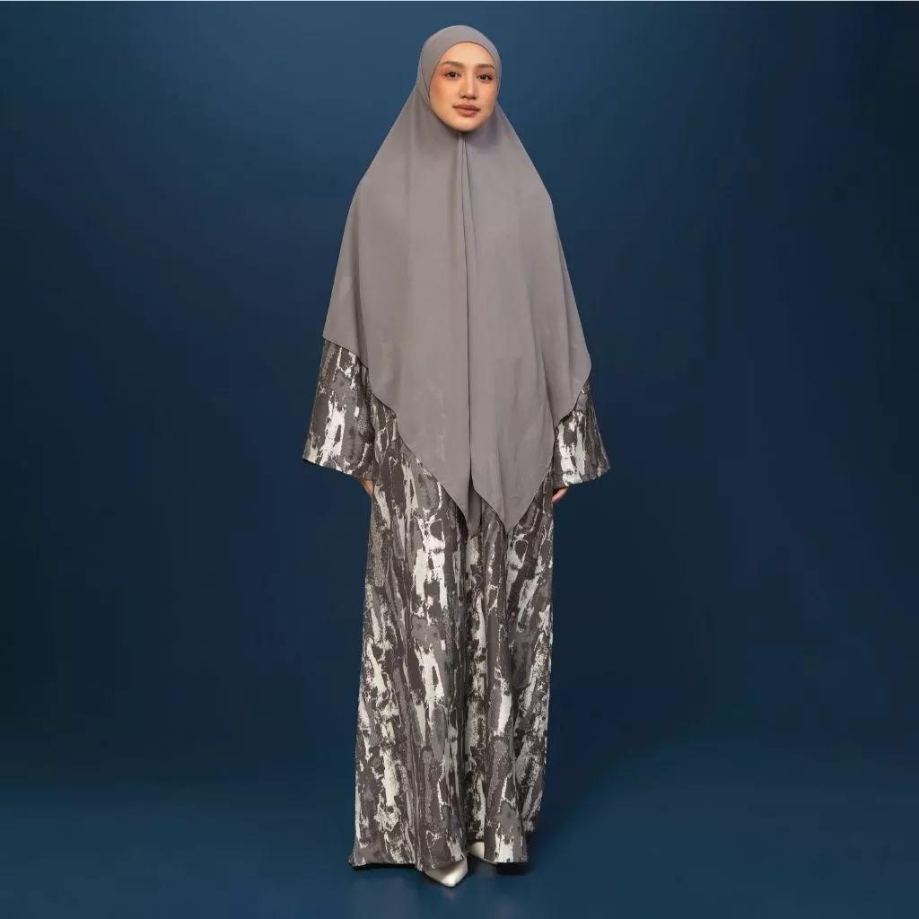 Lozy Hijab - Sora Dress (Dress Denim Jeans Pocket Ruffle Bahan Cotton Denim Unfinished Look) - Gambar 4