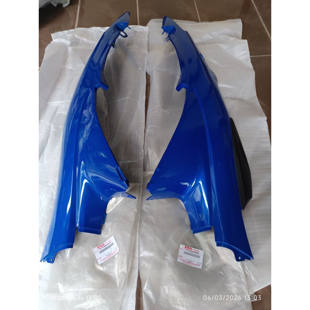 SUZUKI Rear body cover RightKiri shogun 125RSUZUKI original sgpbiru ...