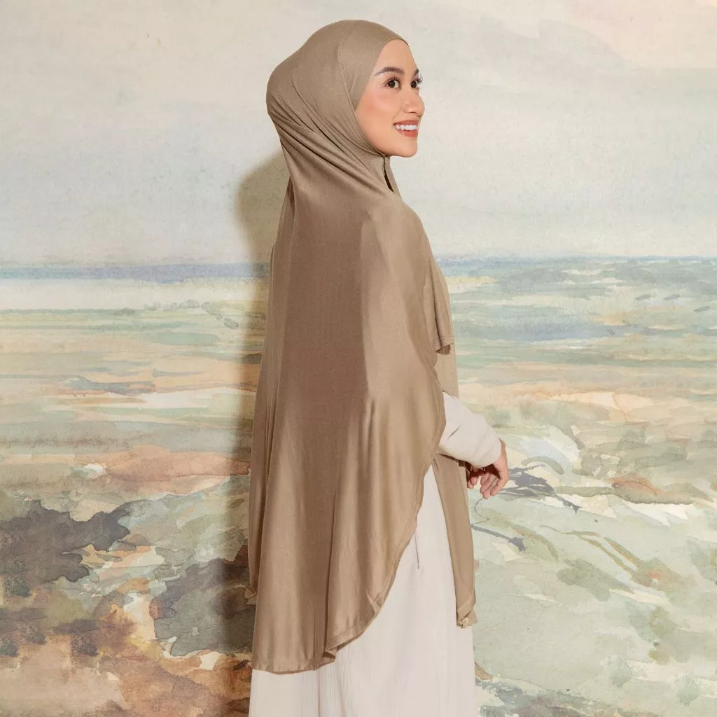 Lozy Hijab - Lesti Instan Bandana Syari Lozy x Lesti Kejora (Khiban Kaos Pashmina Instan Bandana Bahan Viscose Rayon) - Gambar 3