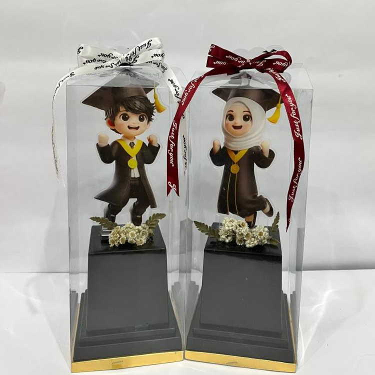COMPLETE BLACK TOGA GRADUATION ACRYLIC TROPHY (MIKA, RIBBON FLOWERS ...