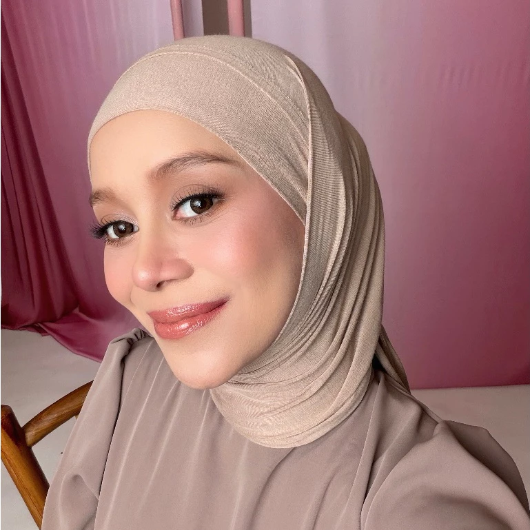 Lozy Hijab - Lesti Instan Bandana Lozy x Lesti Kejora (Khiban Kaos Pashmina Instan Bandana Bahan Viscose Rayon) - Gambar 4