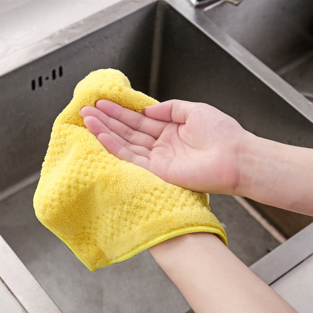 Dishwashing cloth does not stain oil, wiping cloth absorbs water