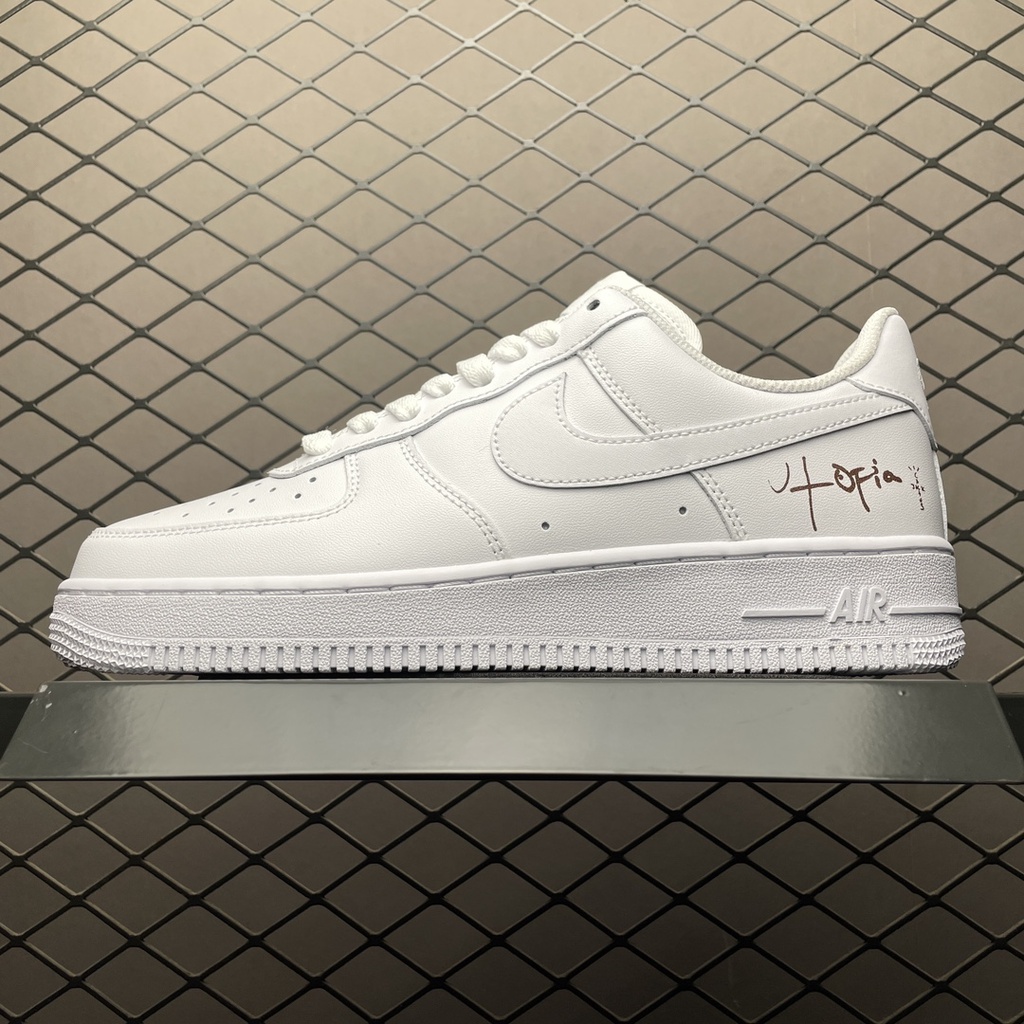 Air force 1 hot sale travis scott reflective