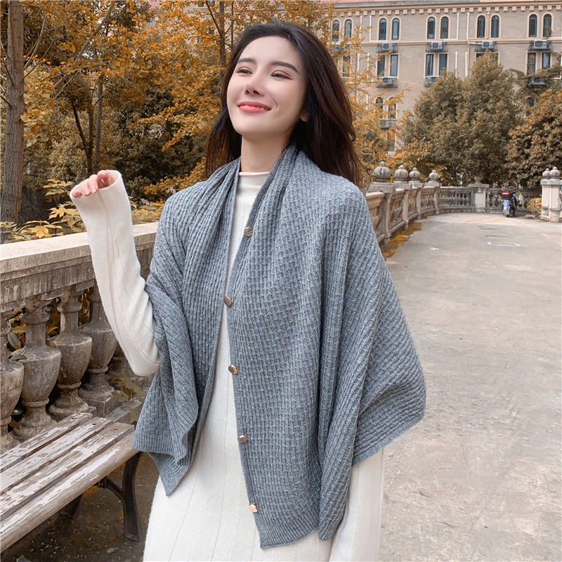 Metal buckle high-end solid color knitted outer layer shawl insulation ...