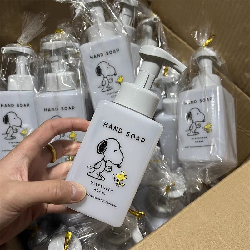 400ml Snoopy Home Shower Gel Hand Sanitizer Bottle Lotion Bottle ...