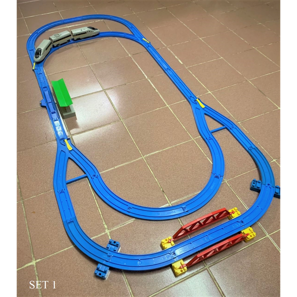 tomy train track