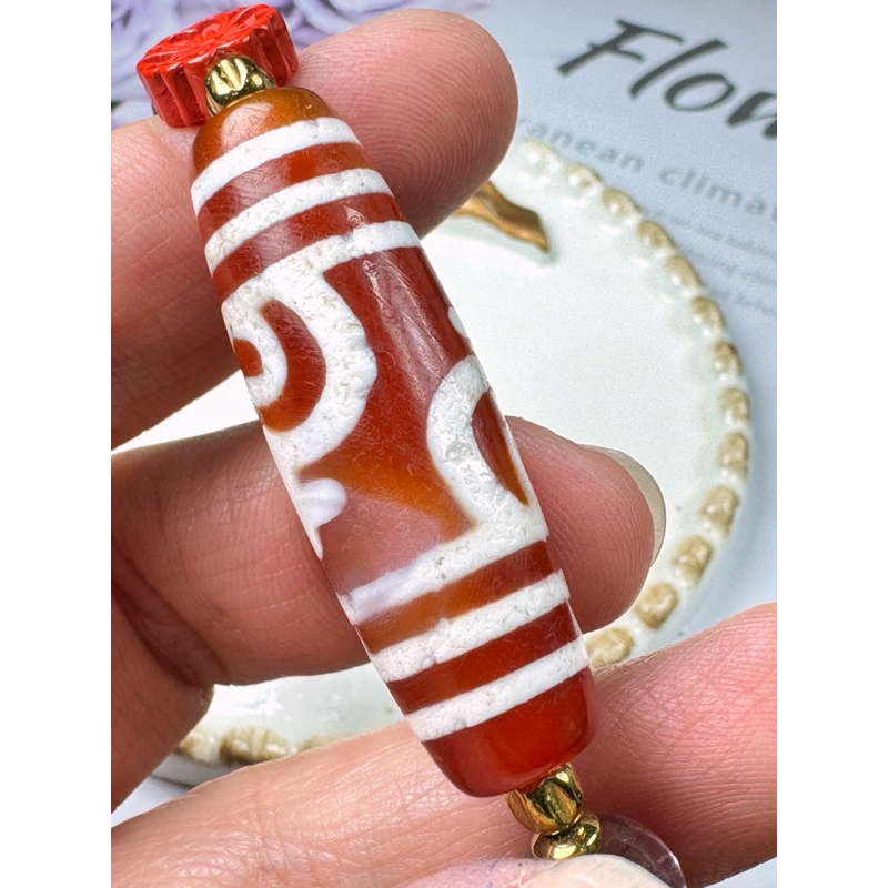お値打ち品 チベット 西蔵 老礦石 宝瓶天珠 dzi beads - メルカリ