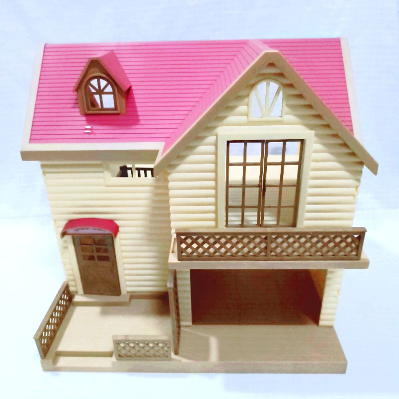 Preloved Sylvanian Families Lakeside Lodge Larchwood Lodge with fences