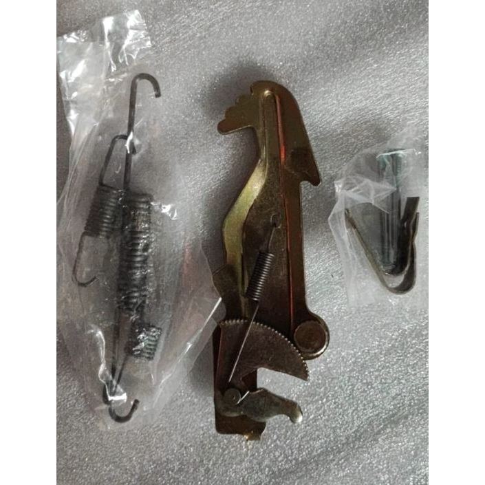 thumbnail image 2 of Rear Drum Brake Shoe Adjuster Lever – Left & Right Set For Suzuki Samurai SJ410 Sierra – Steel 2 of 6