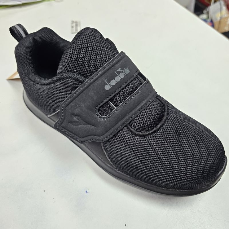 KASUT SEKOLAH HITAM DIADORA BLACK SCHOOL SHOE SCHOOL DC6121 DC6108JB Shopee Singapore