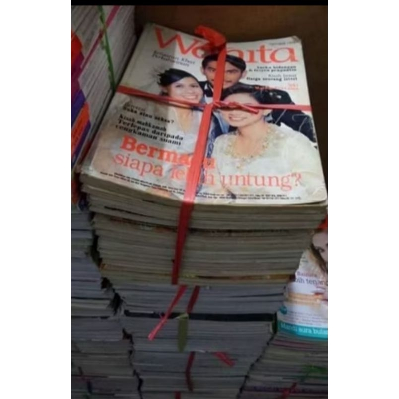 Different women's magazine, total weight 7 kg | Shopee Singapore