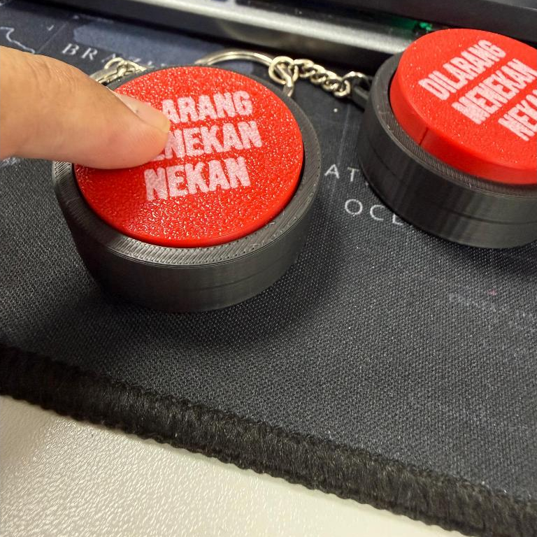 Dilarang Menekan-Nekan Stress Relief Keychain | Office Fidget Button ...