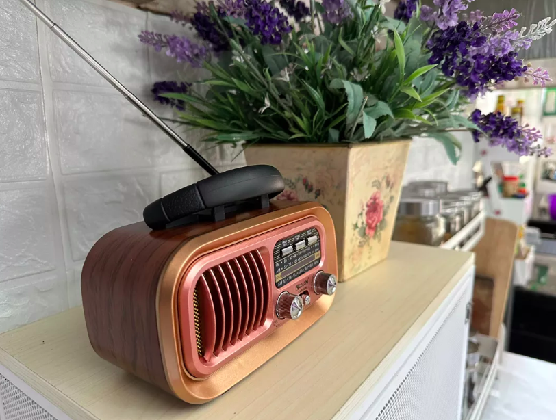 Rechargeable Retro Solar Radio Bluetooth Speaker with Phone Holder USB ...