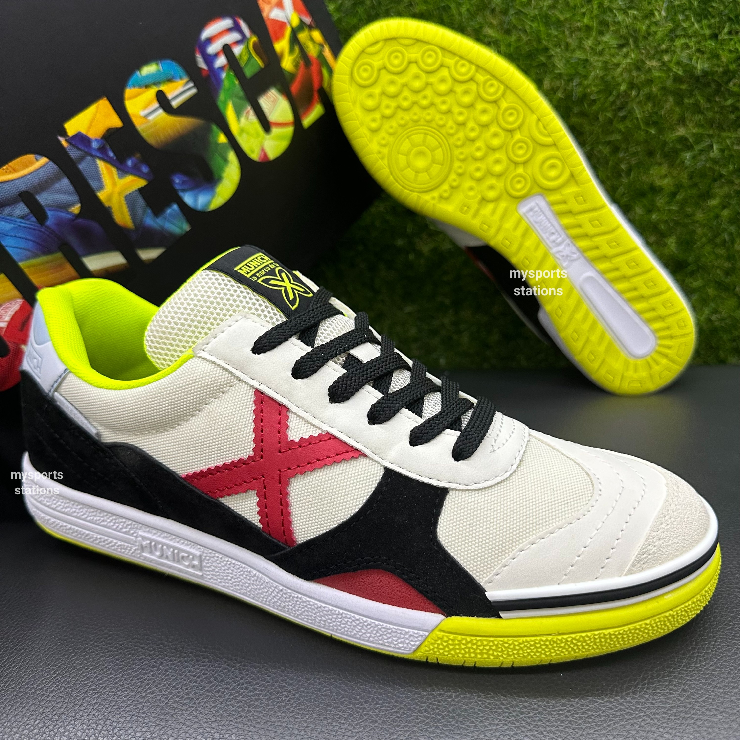 MUNICH Gresca 305 (3000305) White-Red Futsal Shoes | Kasut MUNICH Gresca 305 (3000305) White-Red Futsal Shoes | Kasut