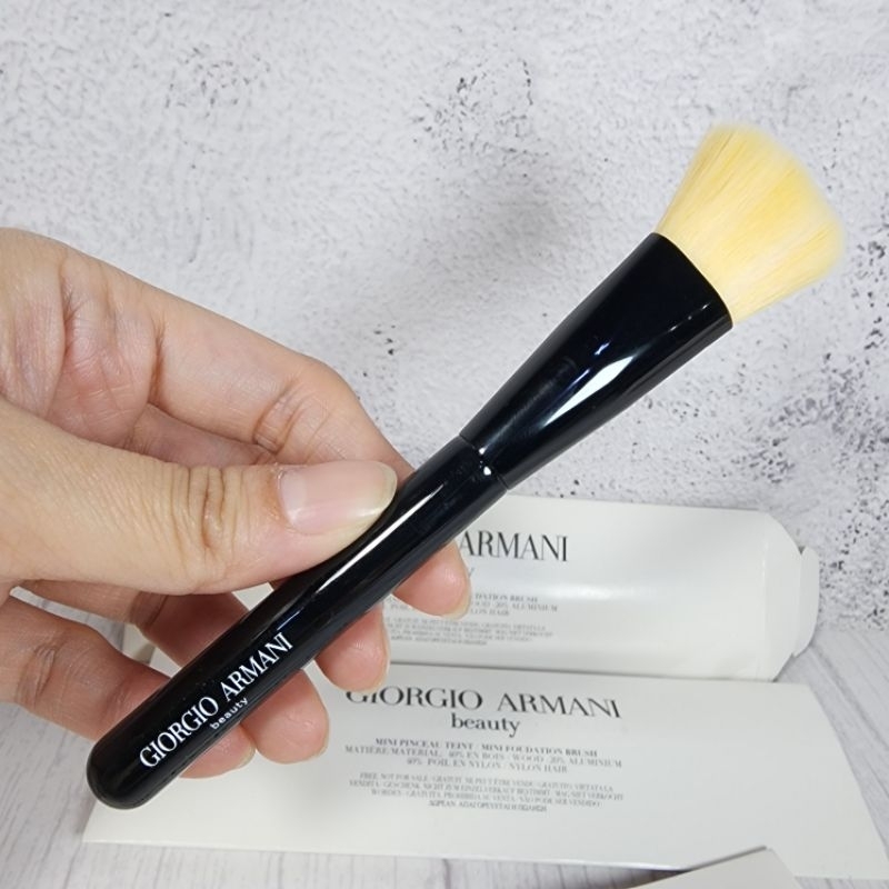 Giorgio 2025 armani brushes