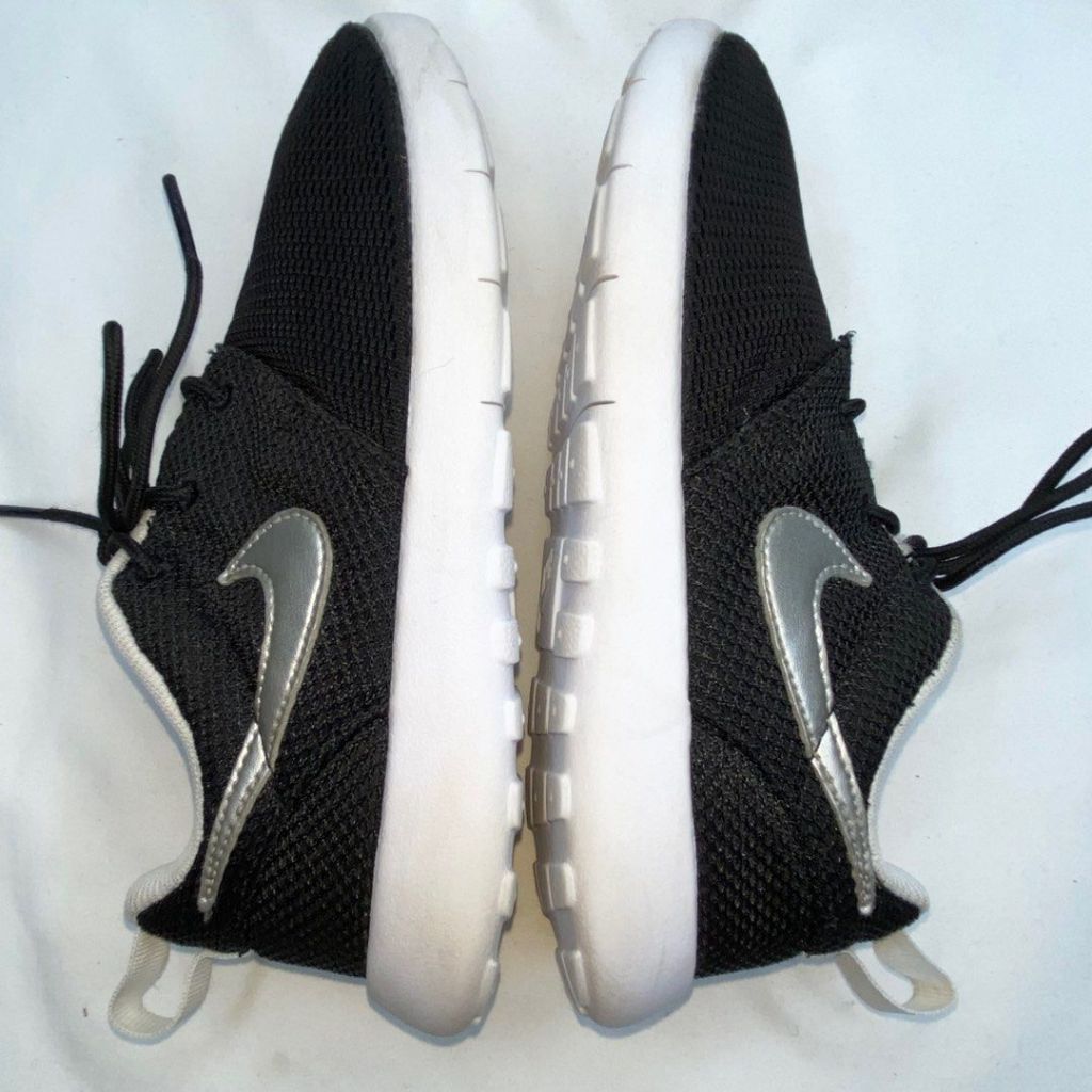 Size 31 19cm 20cm US 13C UK 12.5 Nike Roshe One Black White Run Shoes Sneakers Girls Boys K Shopee Singapore