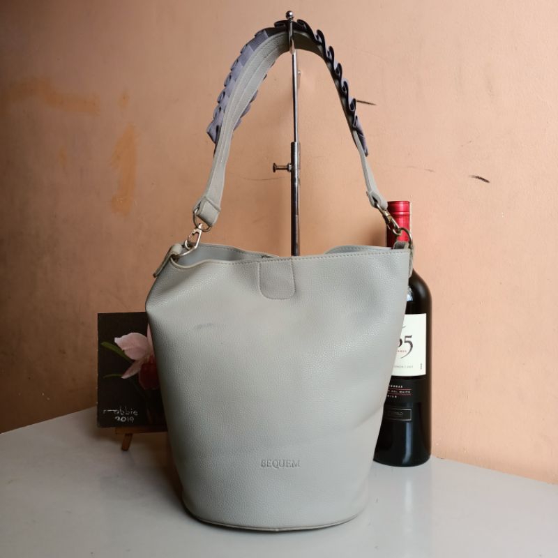 Md bucket bag shop