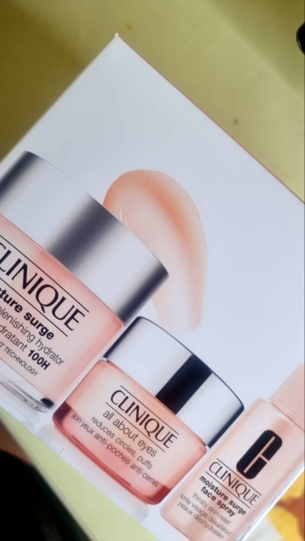 Clinique Moisture Surge セット 200ml Moisture Surge 6.7oz Hydro-Infused Lotion by Clinique