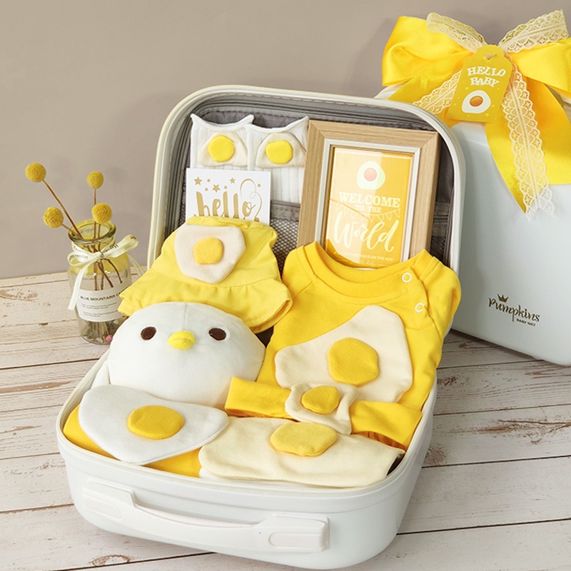 Newborn Hamper Unisex Gift Set Baby Boy & Baby Girl Clothes & Toys Full ...