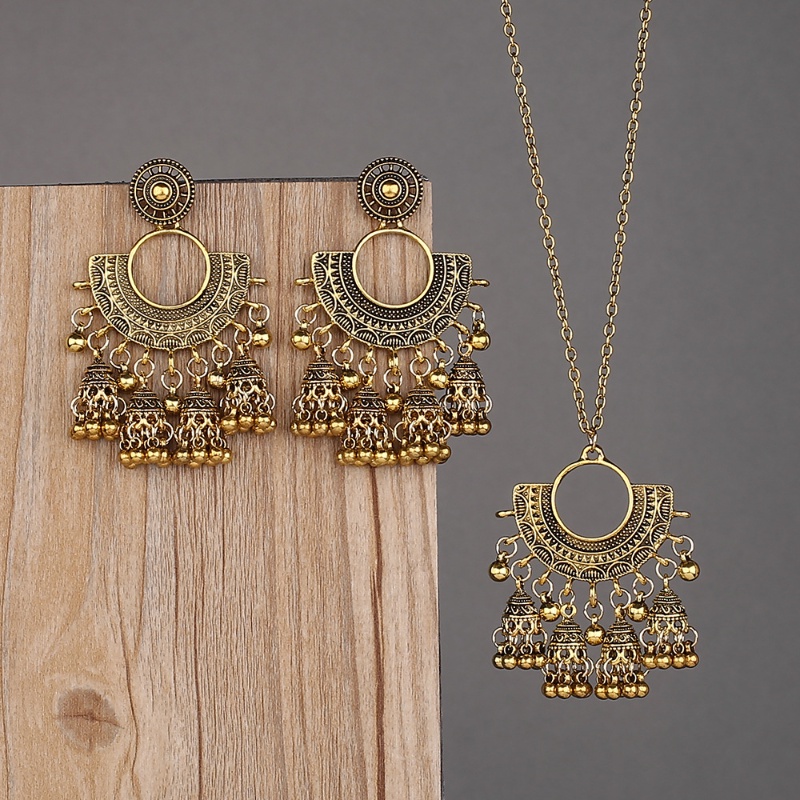 Gold necklace and hot sale earring set